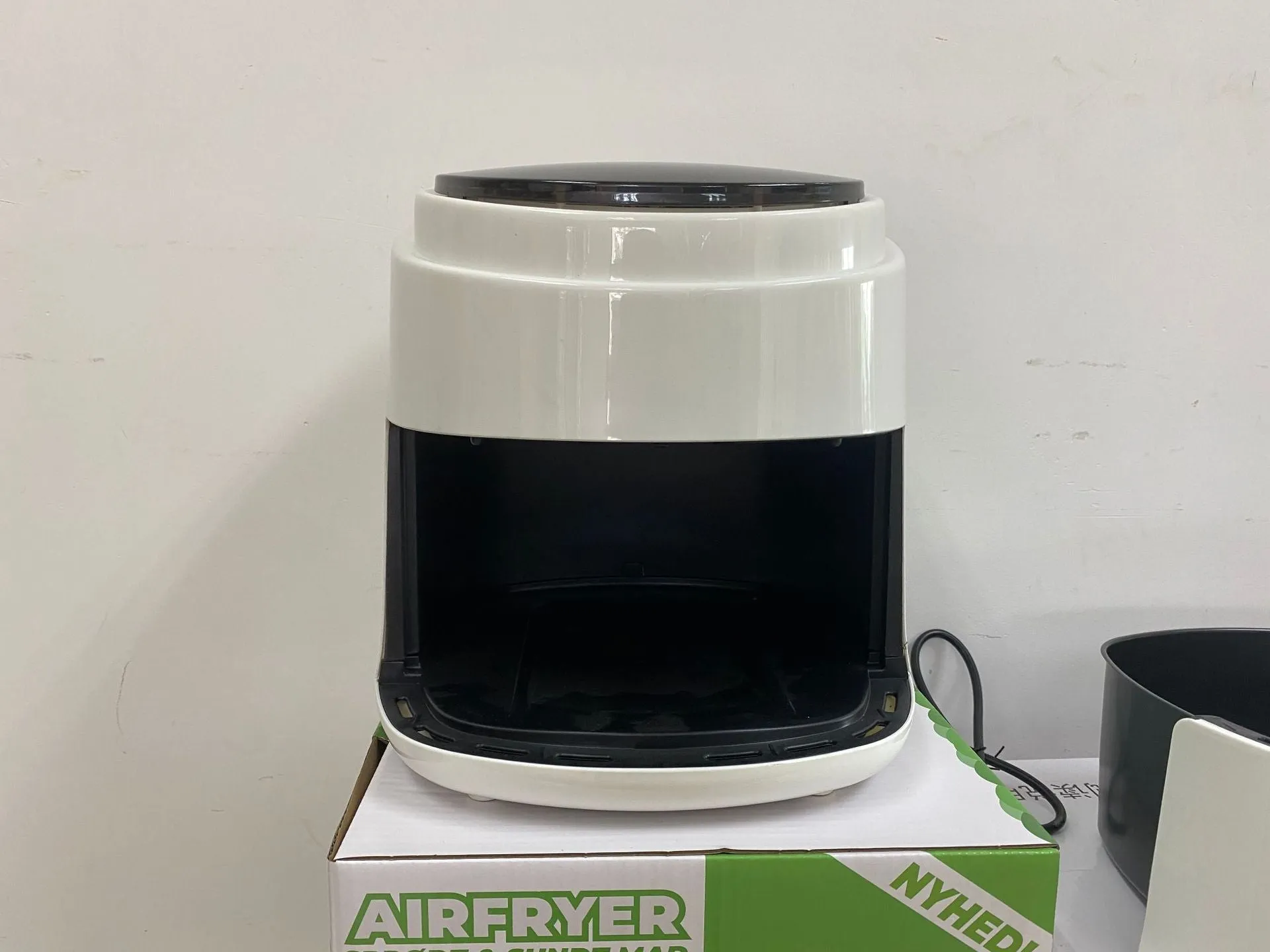 Air Fryer Large Capacity 6L 8L Intelligent Electric Fryer