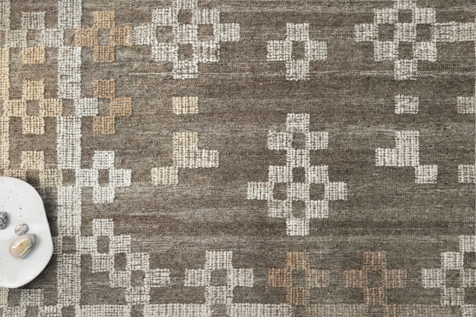 Akina Hand Woven Transitional Rug - Durable Wool, Cotton, and Polyester Design for High Traffic Areas