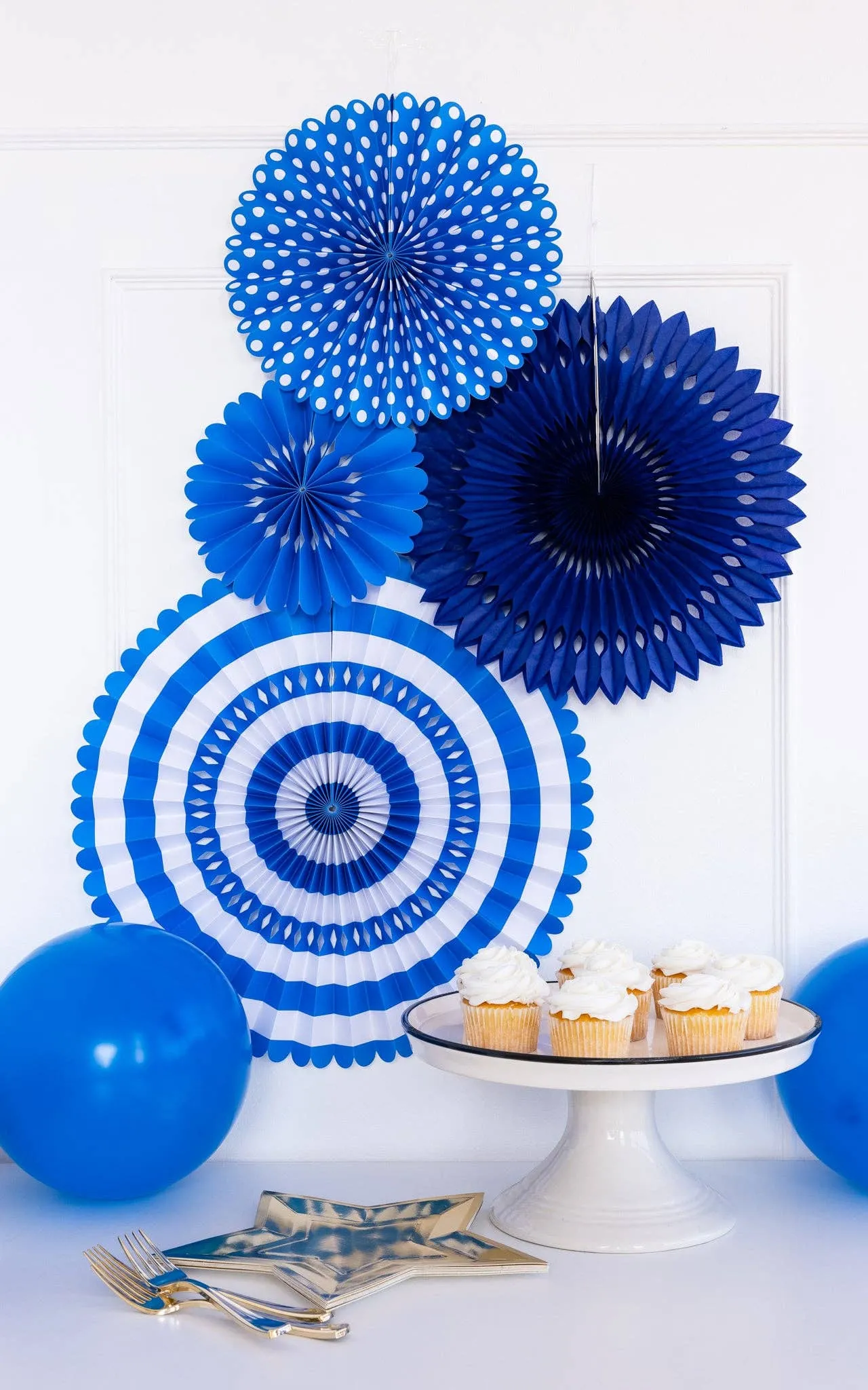 Blue and White Party Fan Set