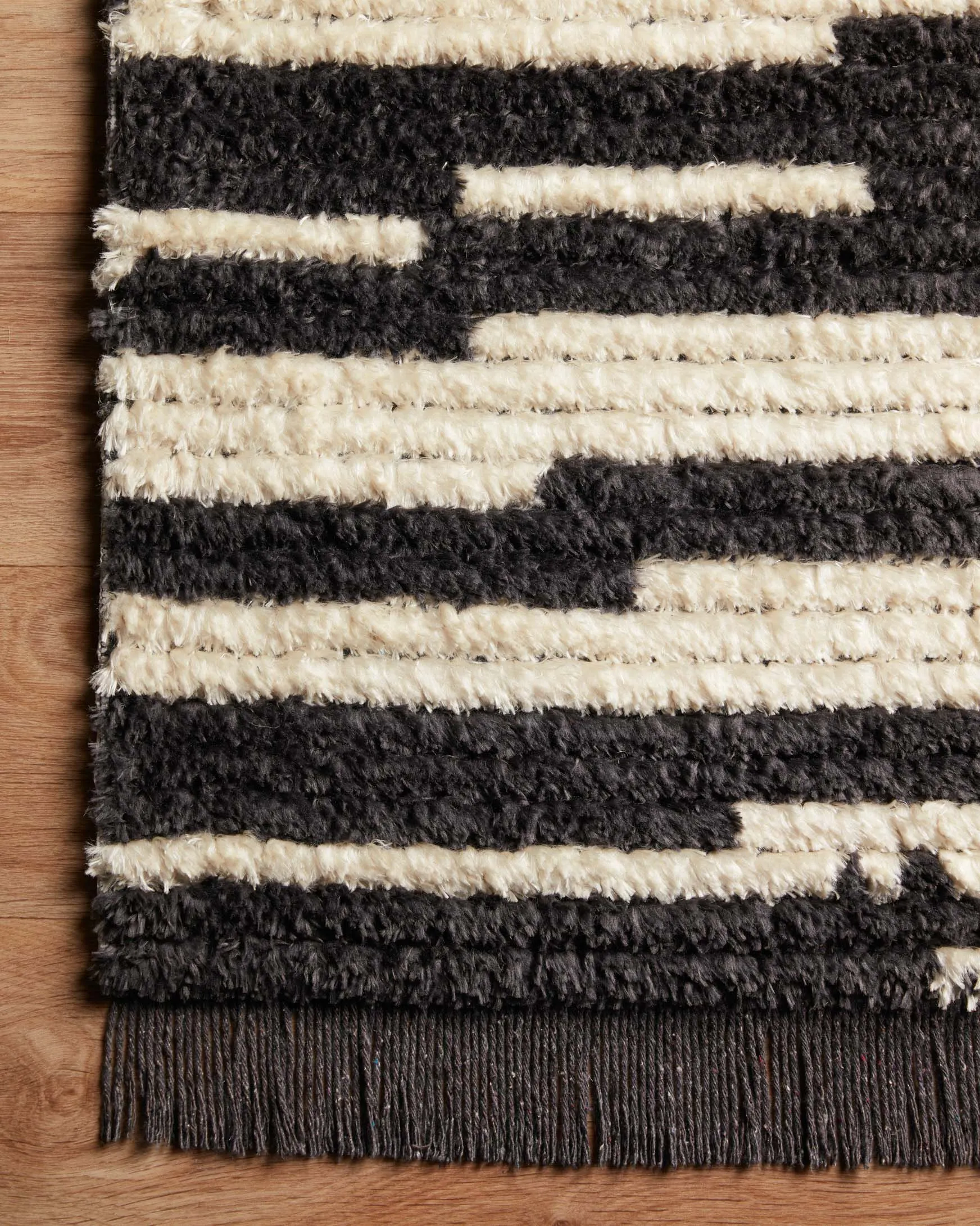 Chris Loves Julia x Loloi - Alice Collection - Contemporary Power Loomed Rug in Cream & Charcoal (ALI-03)