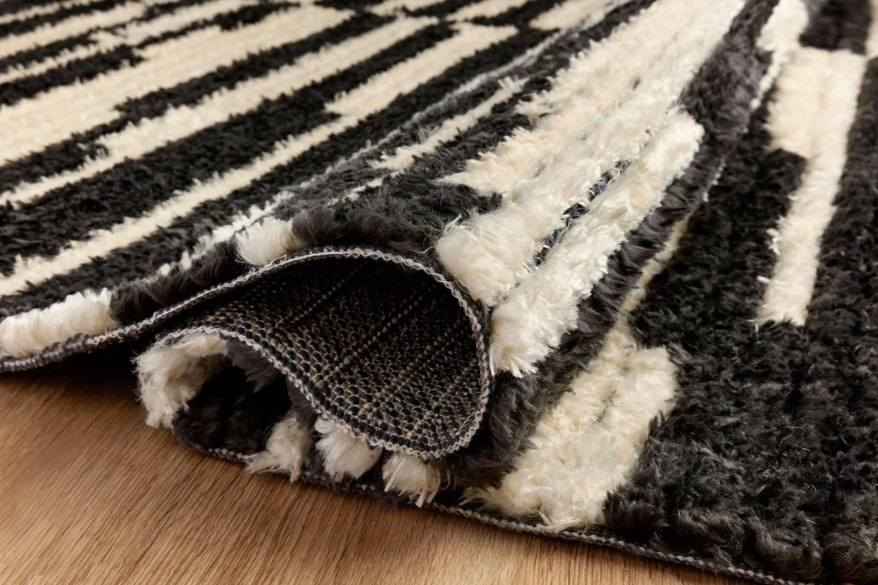 Chris Loves Julia x Loloi - Alice Collection - Contemporary Power Loomed Rug in Cream & Charcoal (ALI-03)