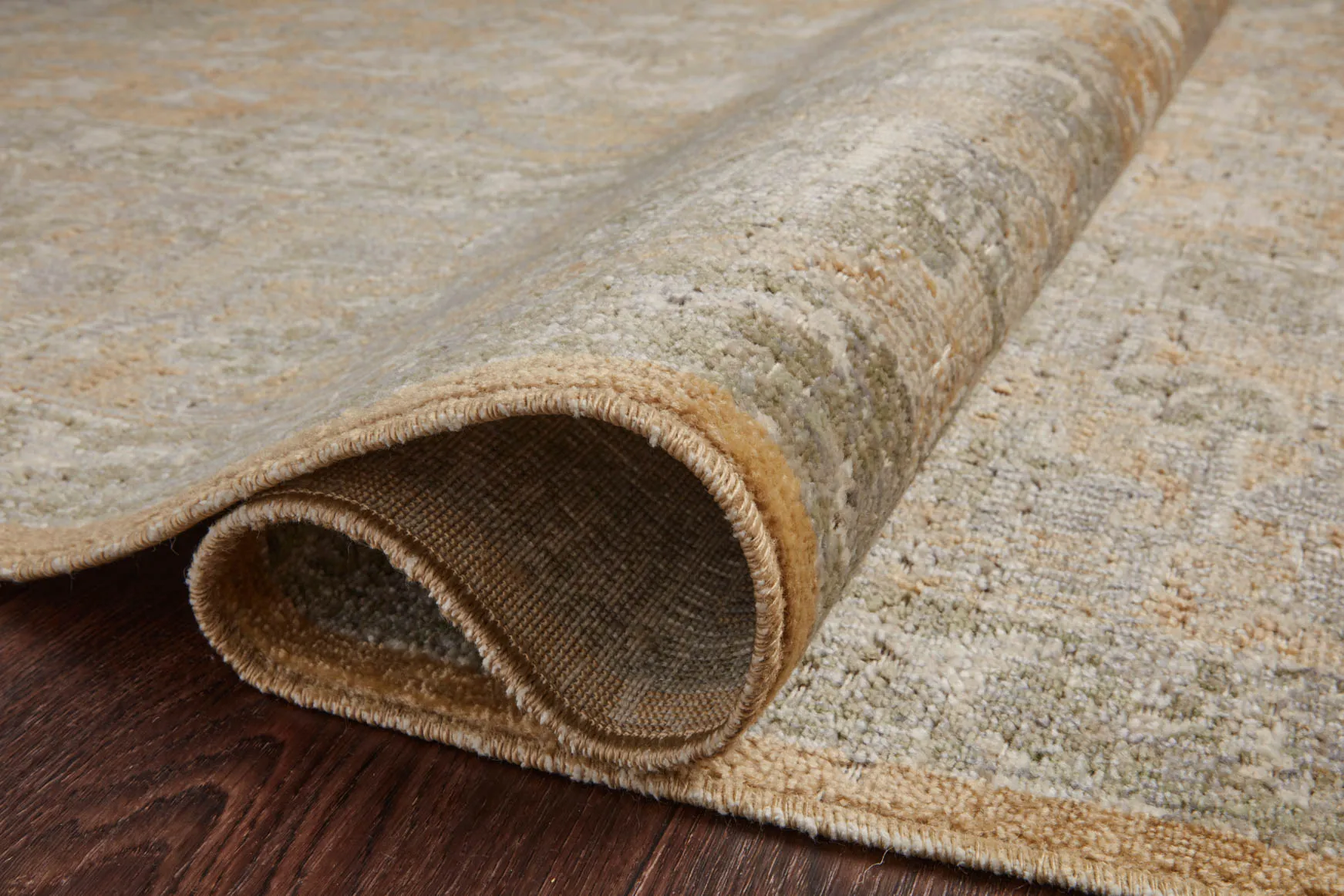 Chris Loves Julia x Loloi - Rosemarie Collection - Traditional Power Loomed Rug in Gold & Sand (ROE-01)