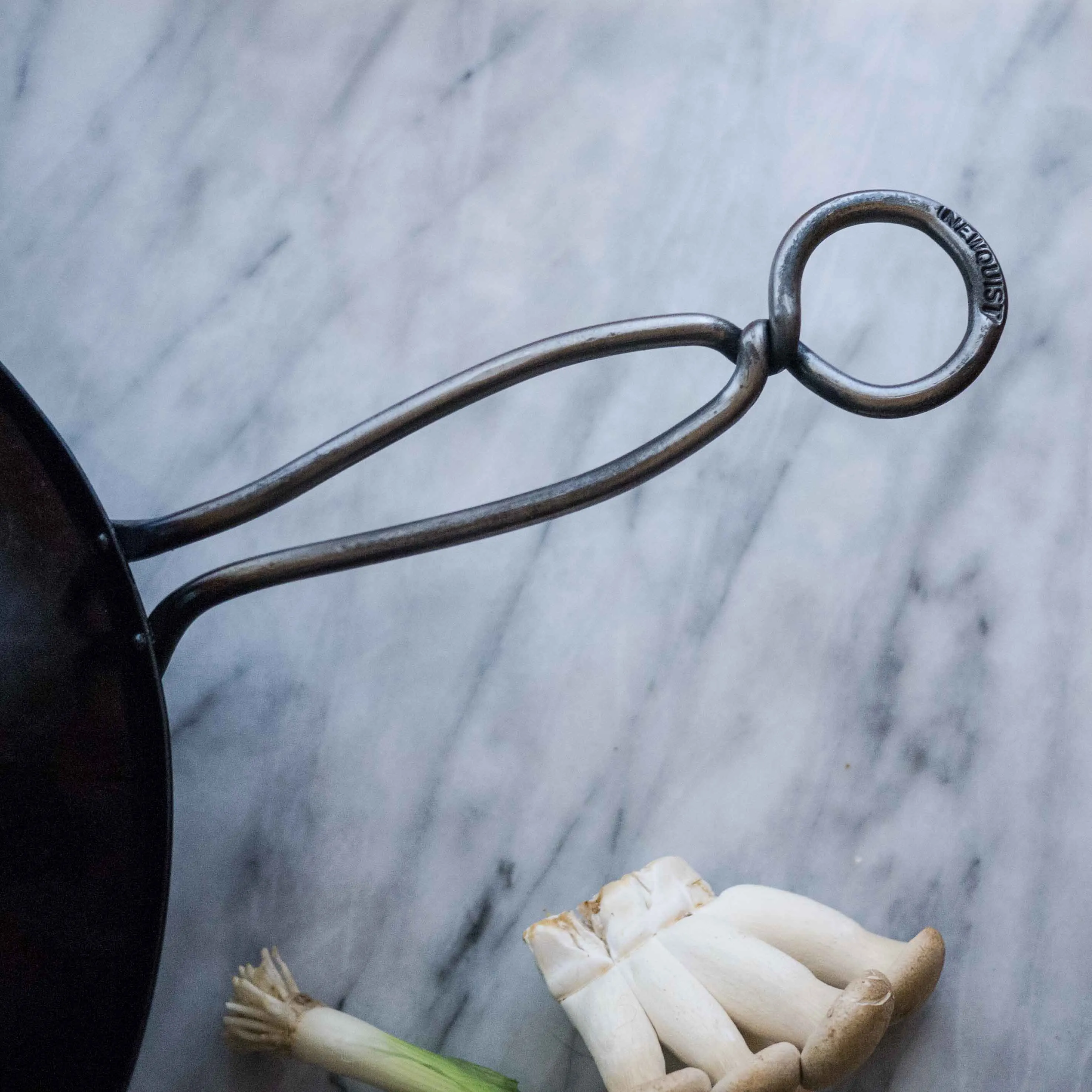 Hand Hammered Classic Carbon Steel Wok