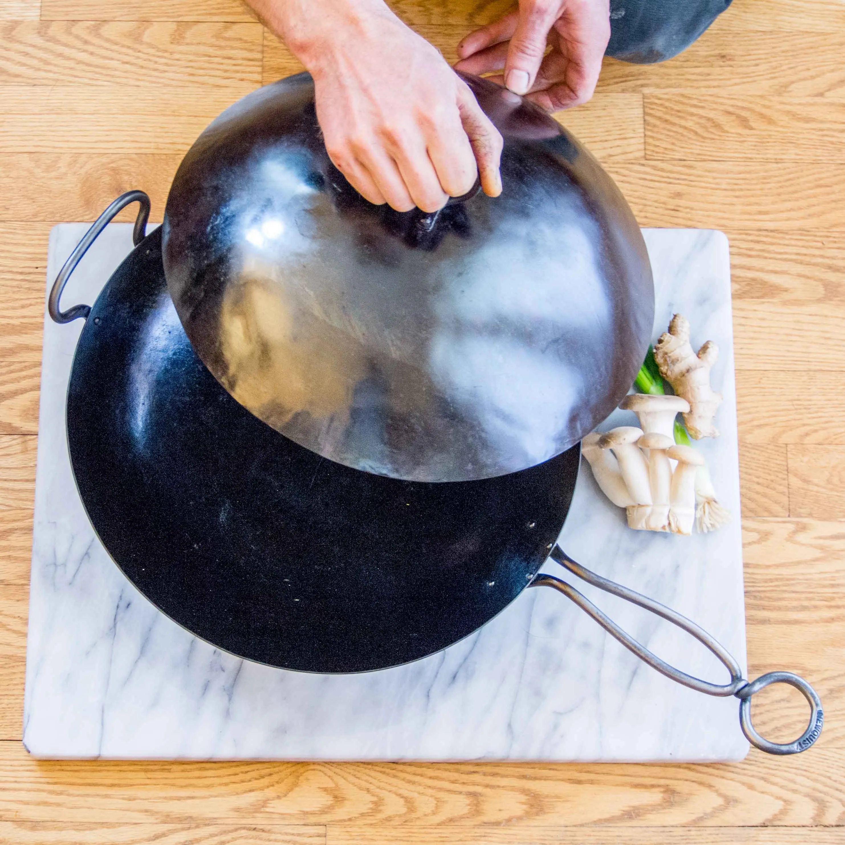 Hand Hammered Classic Carbon Steel Wok