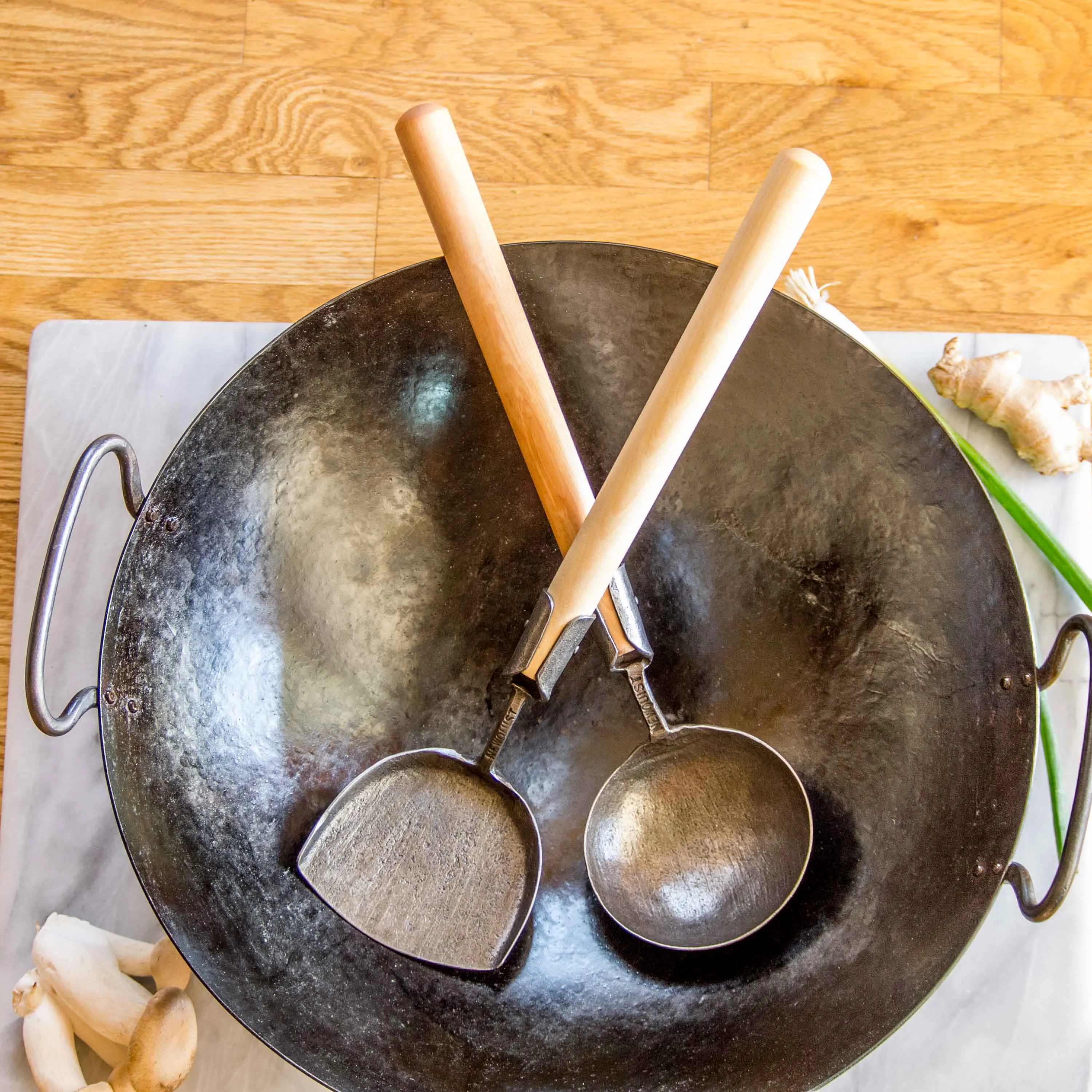 Hand Hammered Classic Carbon Steel Wok