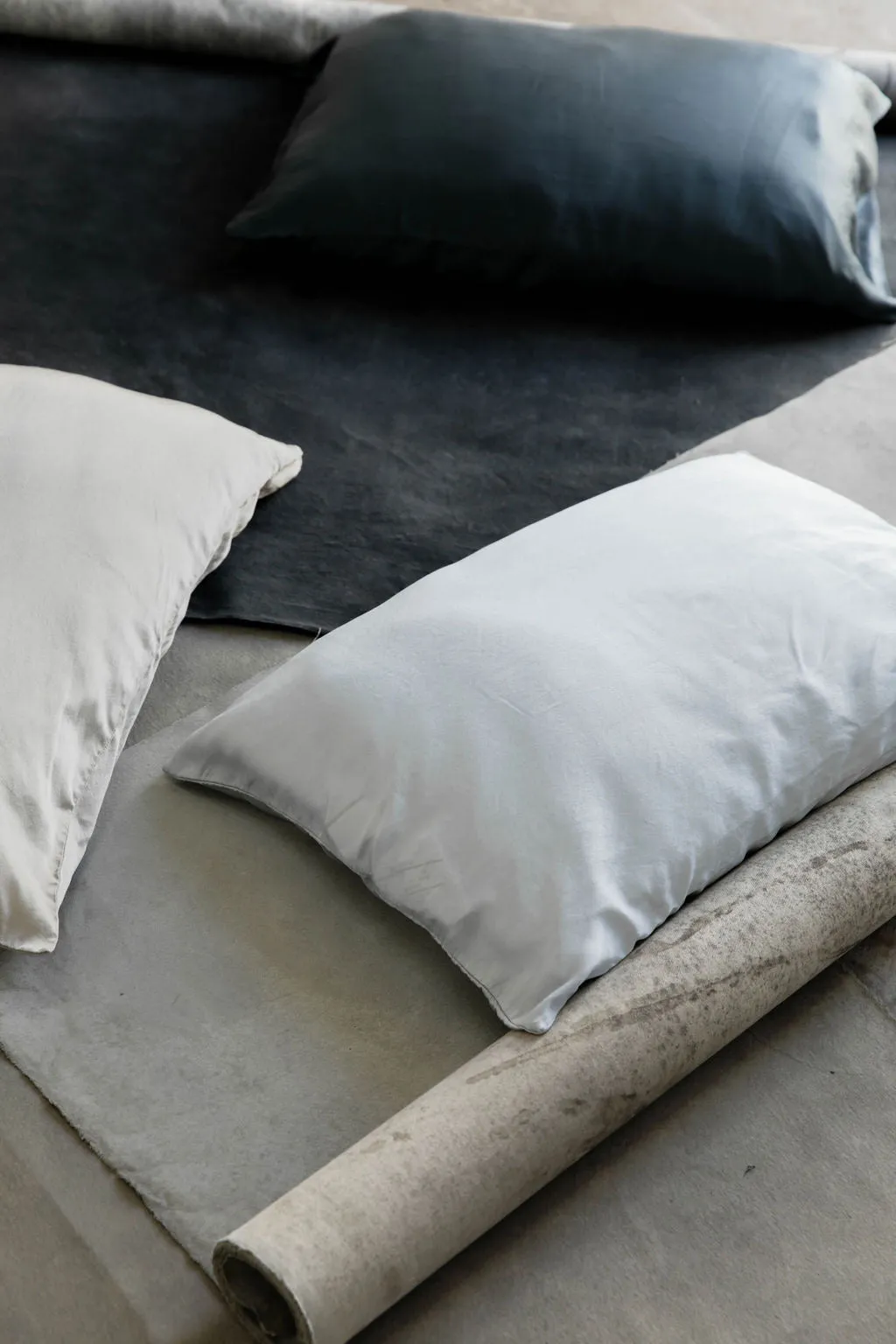 Silk Pillowcase in Dove