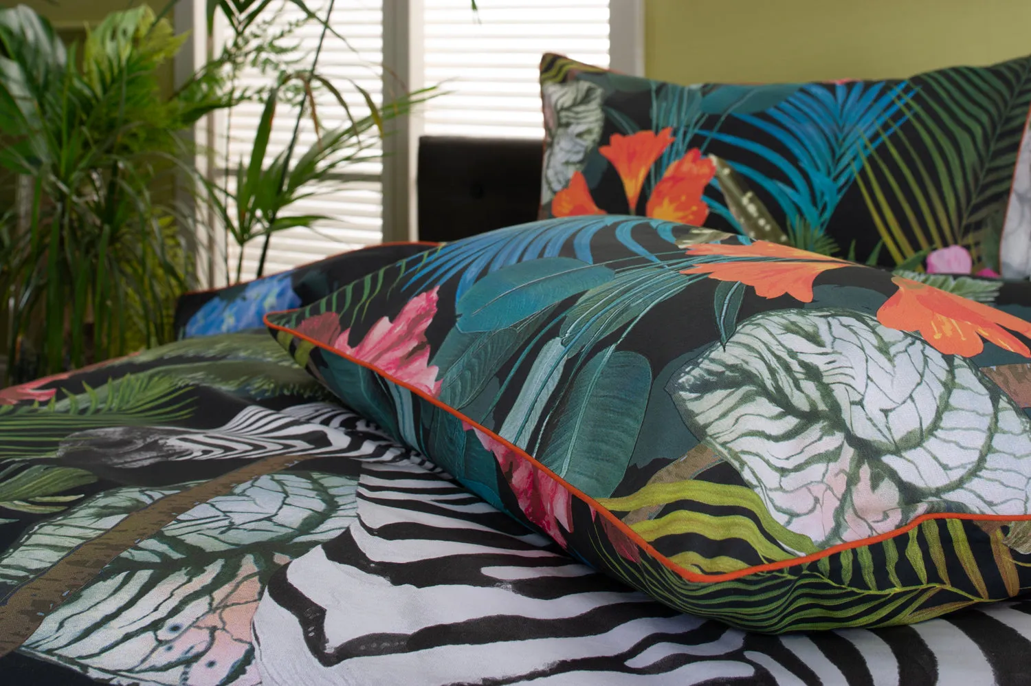 Tropical Zoo Deluxe Cotton Printed Bedlinen Duvet set